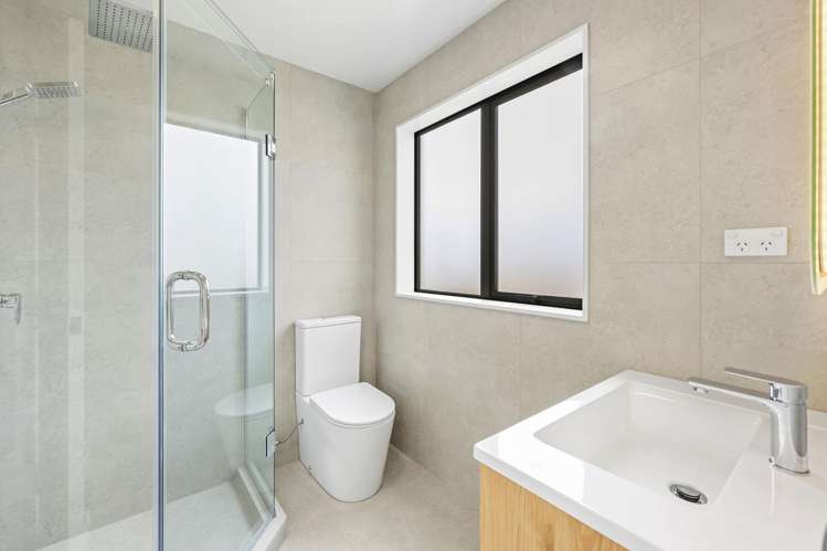 73 Royal Road Massey_9