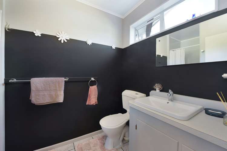 14 The Anchorage Waikawa_12