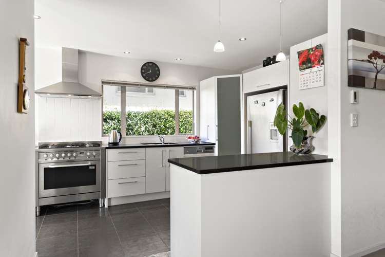 3/126 Whangaparaoa Road Red Beach_7