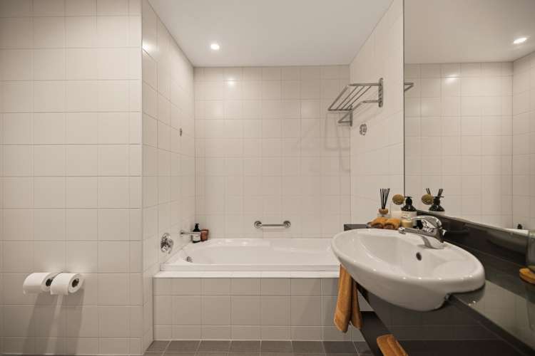 124/21 Stanley Street Queenstown_10