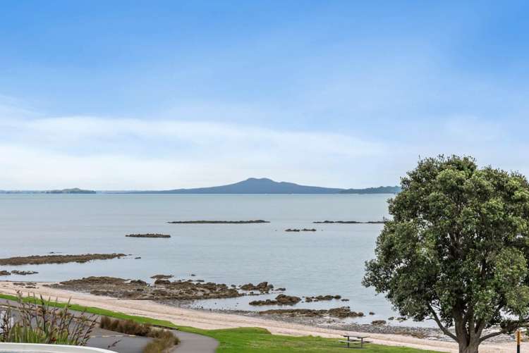 22 Omana Esplanade Maraetai_18