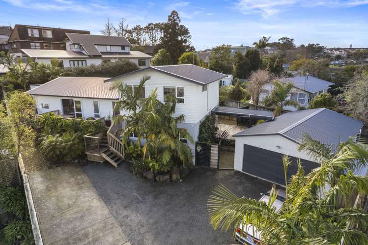 23 Helleur Road Massey_1