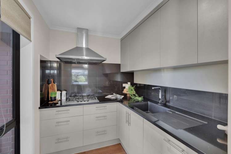 71 Probert Crescent Chartwell_12