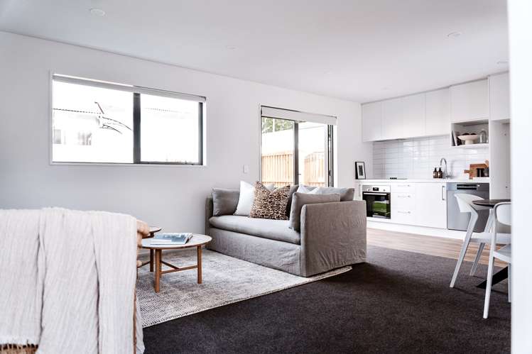 2/14 Moule Street Addington_6