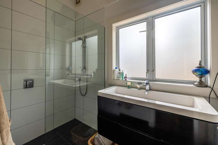 8 Waiata Road Onetangi_15