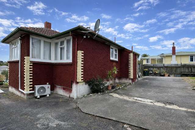 3 Valdale Road 11401_1