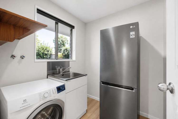 2/5A Purakanui Place Northwood_7