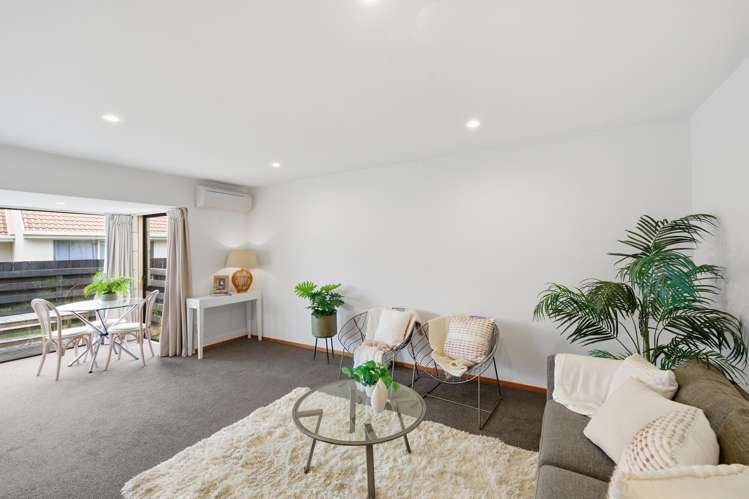 2/4 Broadbent Street Riccarton_2