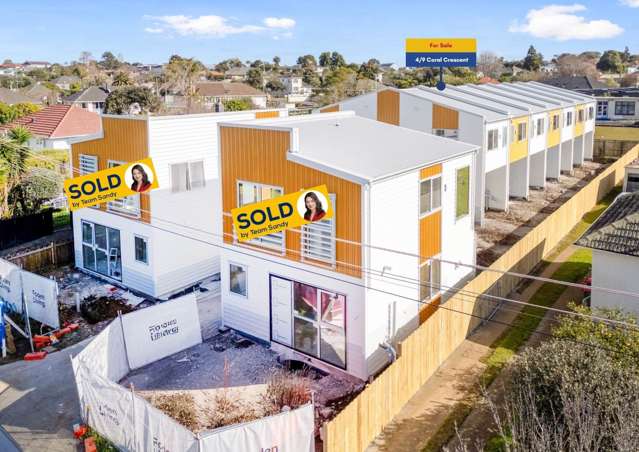 4/9 Coral Crescent Panmure_1