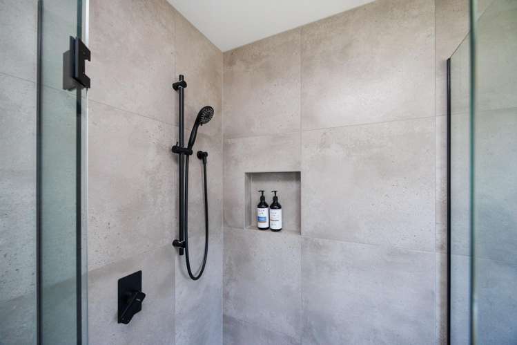 6 Ivy Lane Kelvin Grove_17