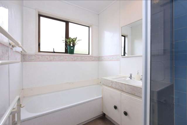 2/128 Barrack Road Mt Wellington_4