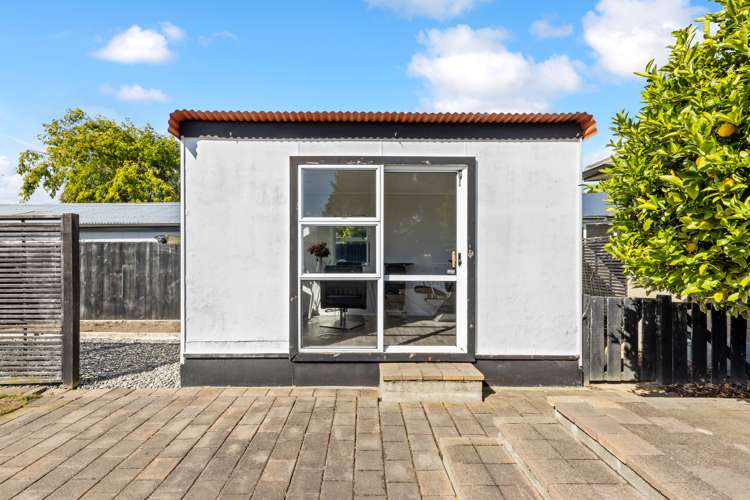 8 Gilwell Street Burwood_12