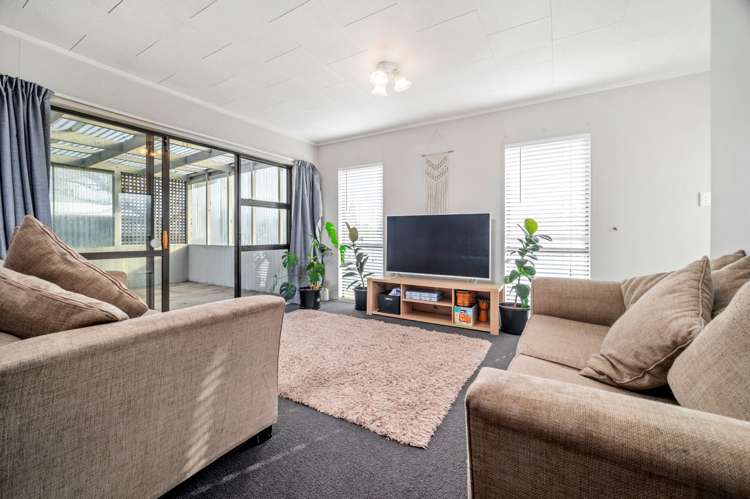 19 Aspen Place Owhata_2