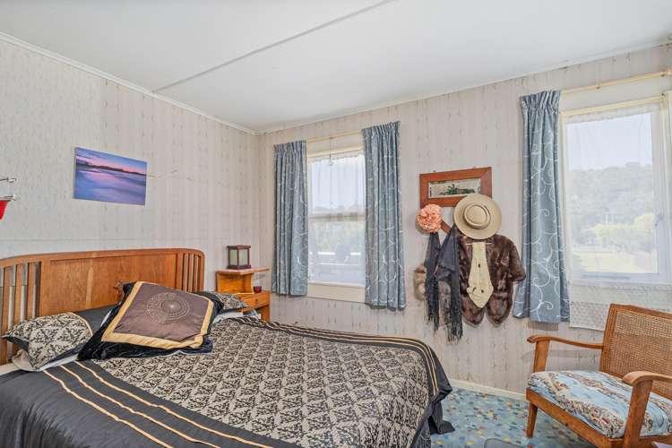 44 Marine Parade Cooks Beach_14