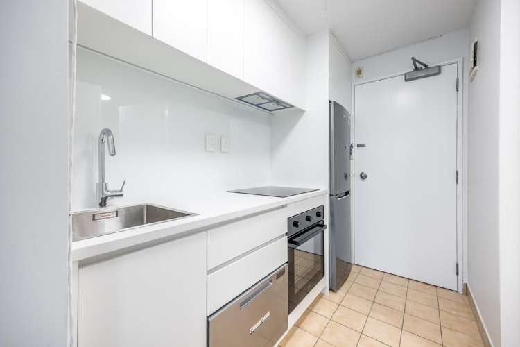 5F/3 Whitaker Place Auckland Central_5