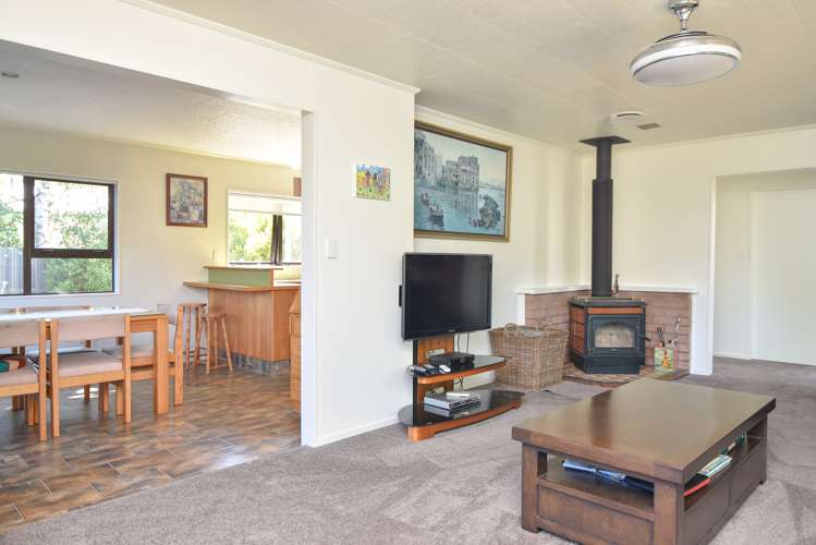 17 Deller Drive Carterton_5