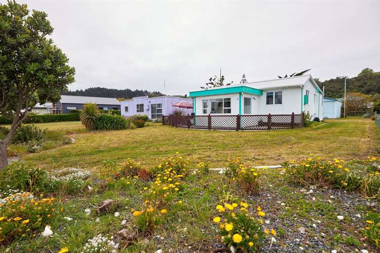 99 South Bay Parade Kaikoura_24