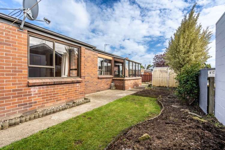 349 Queens Drive Windsor_20