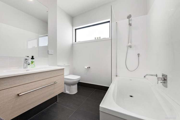 3/4165 Great North Road Glen Eden_12