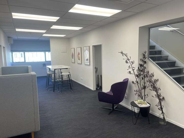 301-303 Queen Street East Hastings Central_5