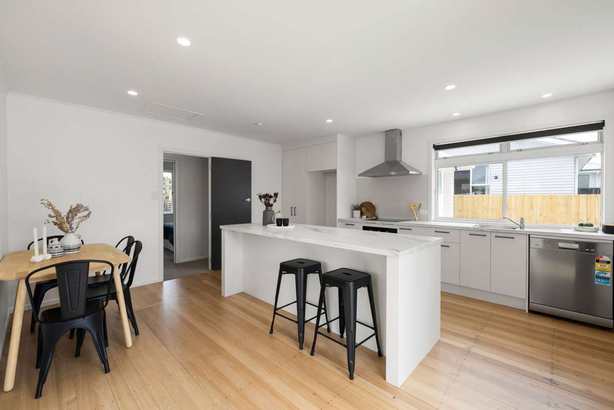 1974 Alexandra Street_1