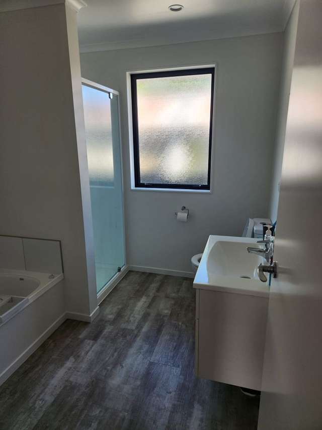 90A Tiraumea Drive Pakuranga_3