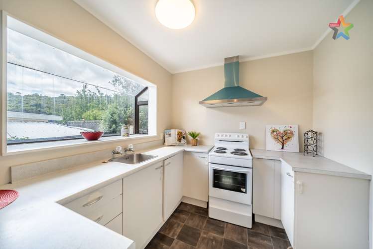 2/33 Hay Street Naenae_6