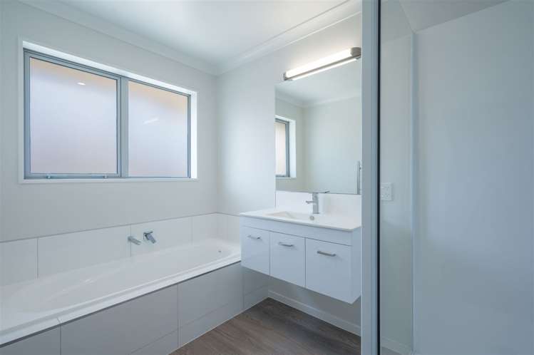 6 Lassen Place Stoke_18