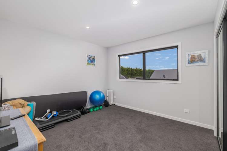 27 Carnaveron Drive Lincoln_16