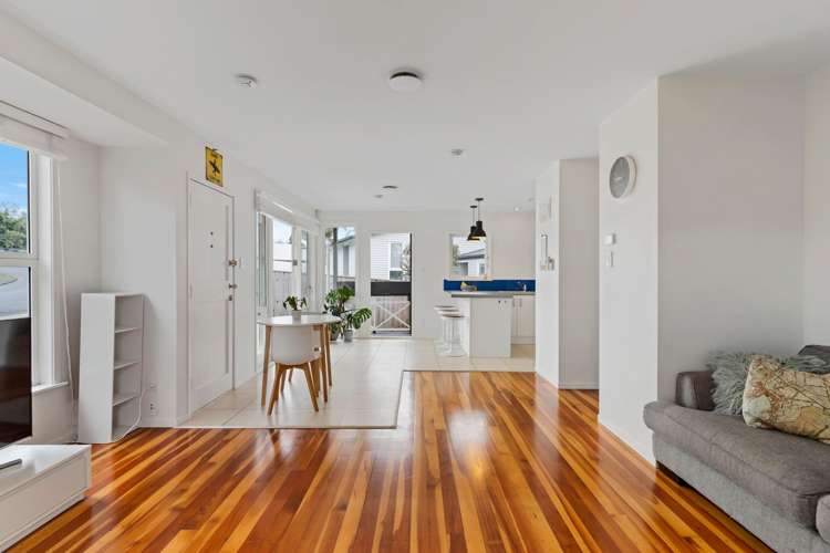 59 Taurus Cres Beach Haven_5