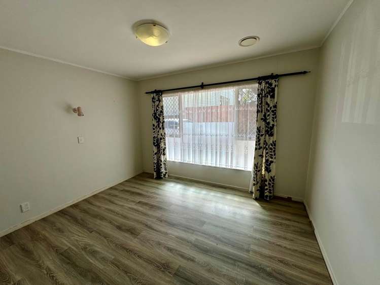 2/4 Stottholm Road Titirangi_7