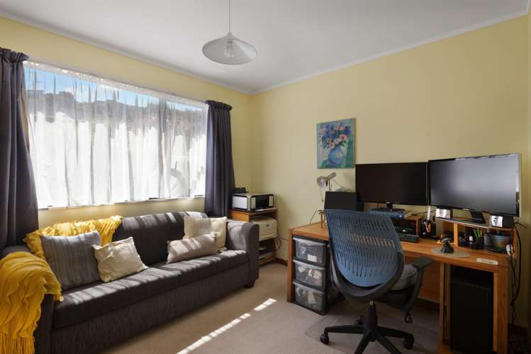 30 Thatcher Crescent Crofton Downs_14