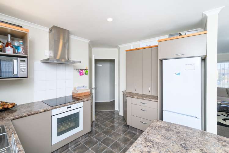 62 Fraser Drive Feilding_24