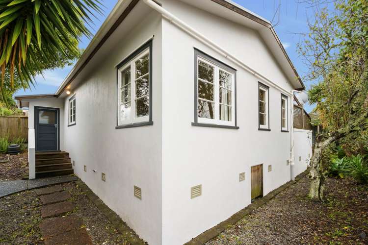 55 Eastglen Road Glen Eden_10