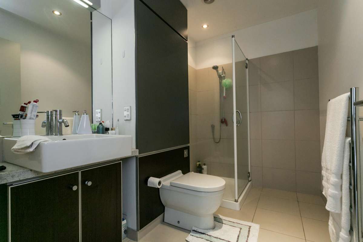 B104-14 West Quay_3