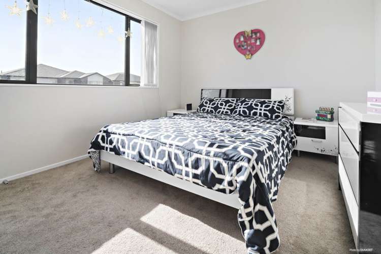 24 Carrickdawson Drive Flat Bush_16