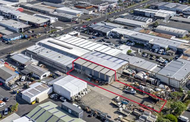 260sqm versatile industrial with 500sqm yard!