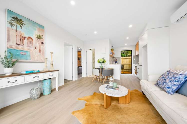 2/92 Titirangi Road_4