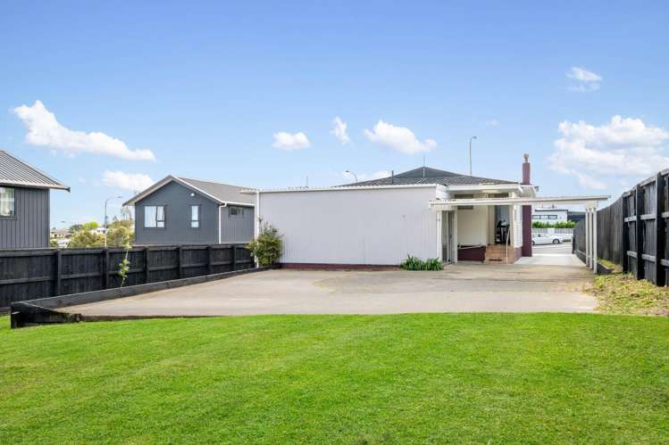 127 Tiverton Road New Windsor_13