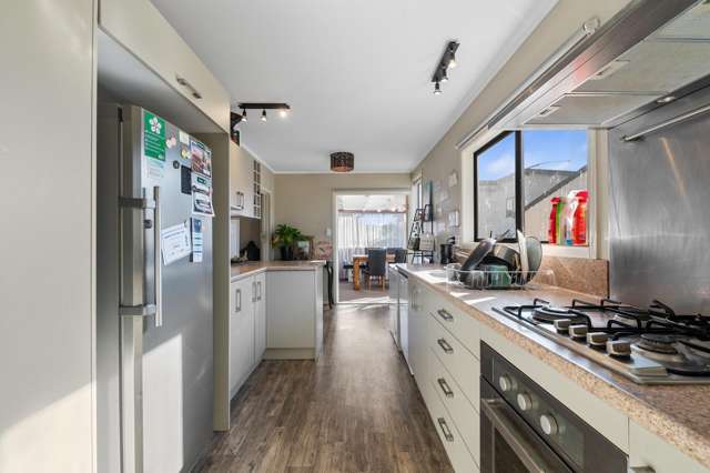 6 Puriri Crescent Hillcrest_1