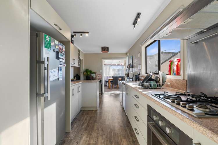 6 Puriri Crescent Hillcrest_1