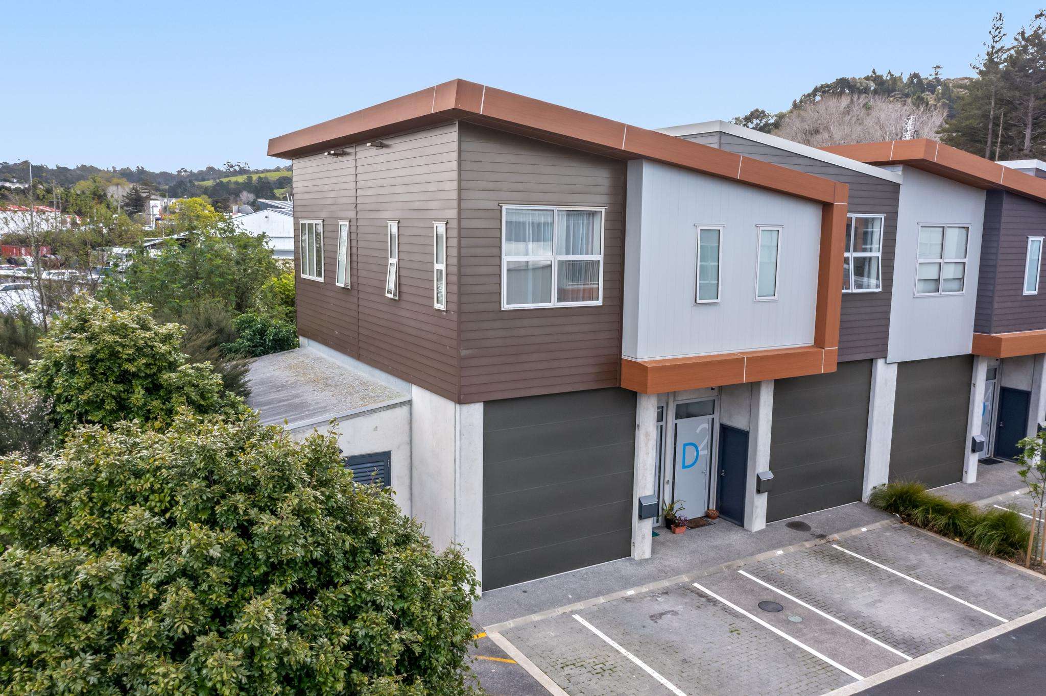 Albany unit offers versatile live/work options