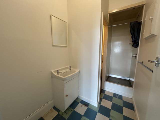 2/247 Cuba Street 10930_4