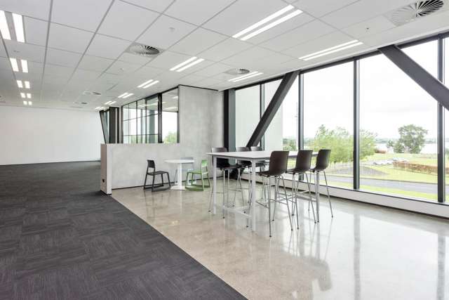 Building /64 Highbrook Drive East Tamaki_1