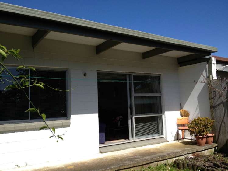 2/80 West Coast Road Glen Eden_8