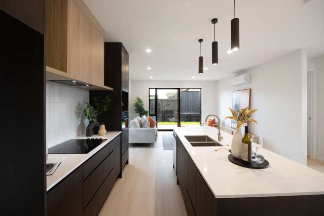 17 Auburn Green Peacocke_4