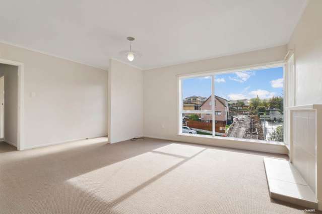 21 Sheridan Drive New Lynn_3