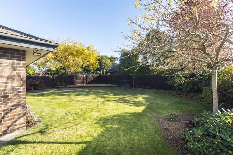 4 Vaughan Way Redwood_17