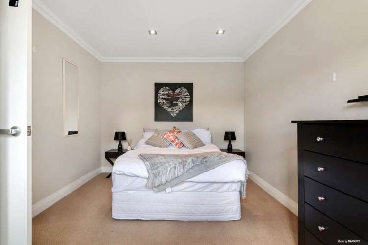 2 Garry Road Mount Eden_13