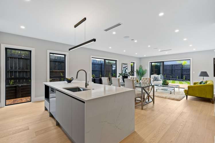 41 Surf View Crescent Red Beach_3